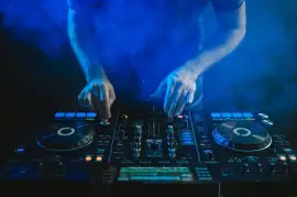 LoveBeats DJ: Your Wedding, Your Rhythm!